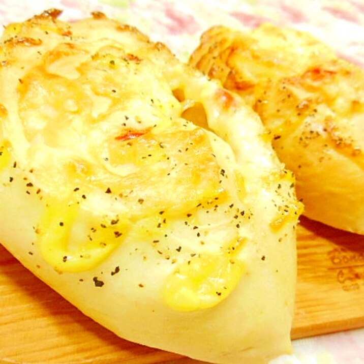 基本の米粉生地de❤パプリカとチーズの惣菜パン❤